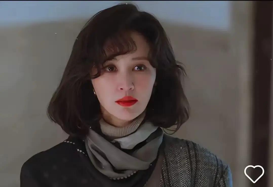 “林夏滤镜碎一地”！
 
《老舅》上线，张歆艺一出场，弹幕齐刷“脸僵到认不出”。