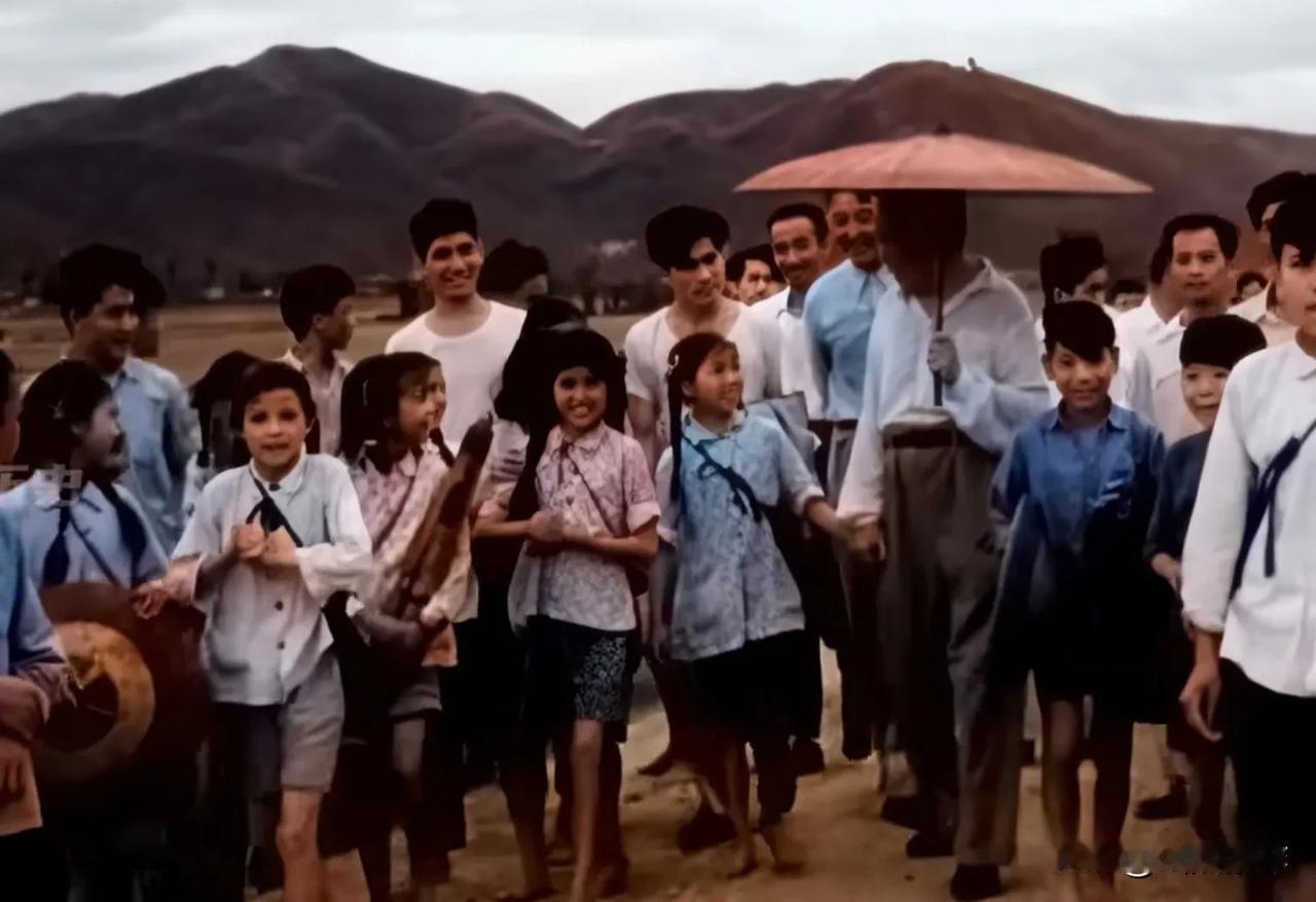 都这个级别了，也没让别人给打伞！