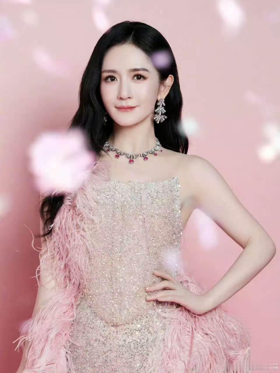 谢娜是不是吃醋了谢娜吃醋李小冉  谢娜看着李小冉唐艺昕王濛这么亲密，娜姐你是不是