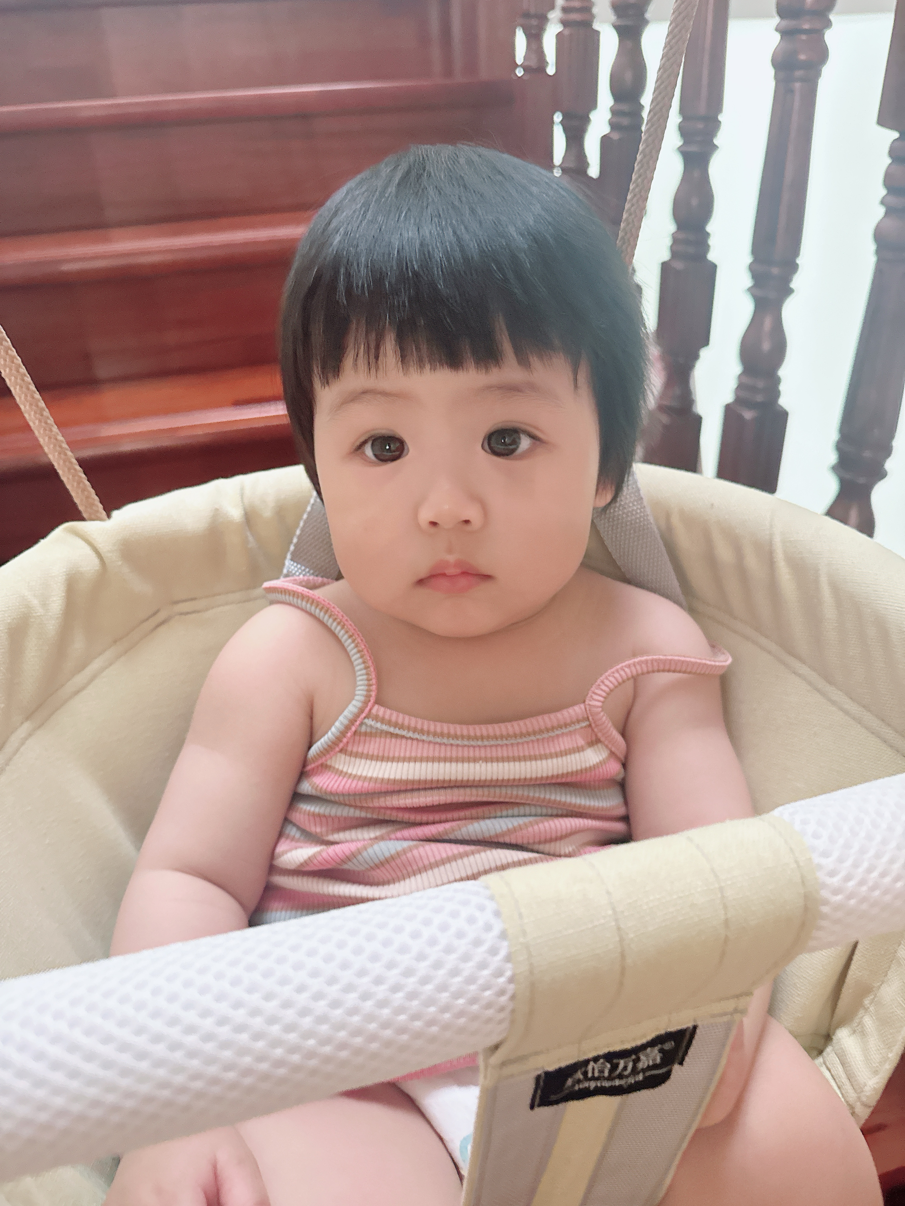 刚走就开始想宝宝了[捂嘴哭]翻了翻相册只有上午着急忙慌的拍了一张小碗的照片[淡淡
