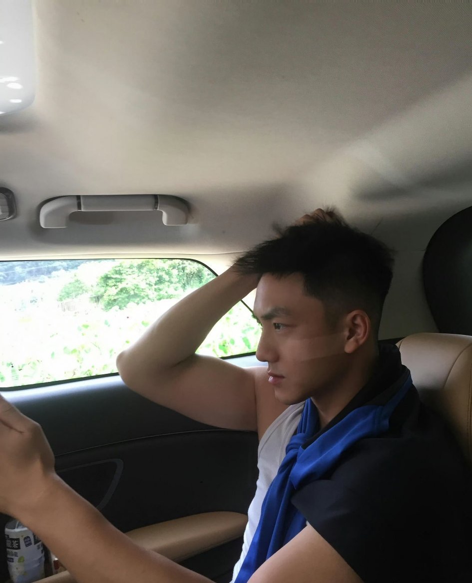 思慕社字母 爱不是彼此凝视，而是一起望向同一个远方。如果路上走散了，也没关系，你
