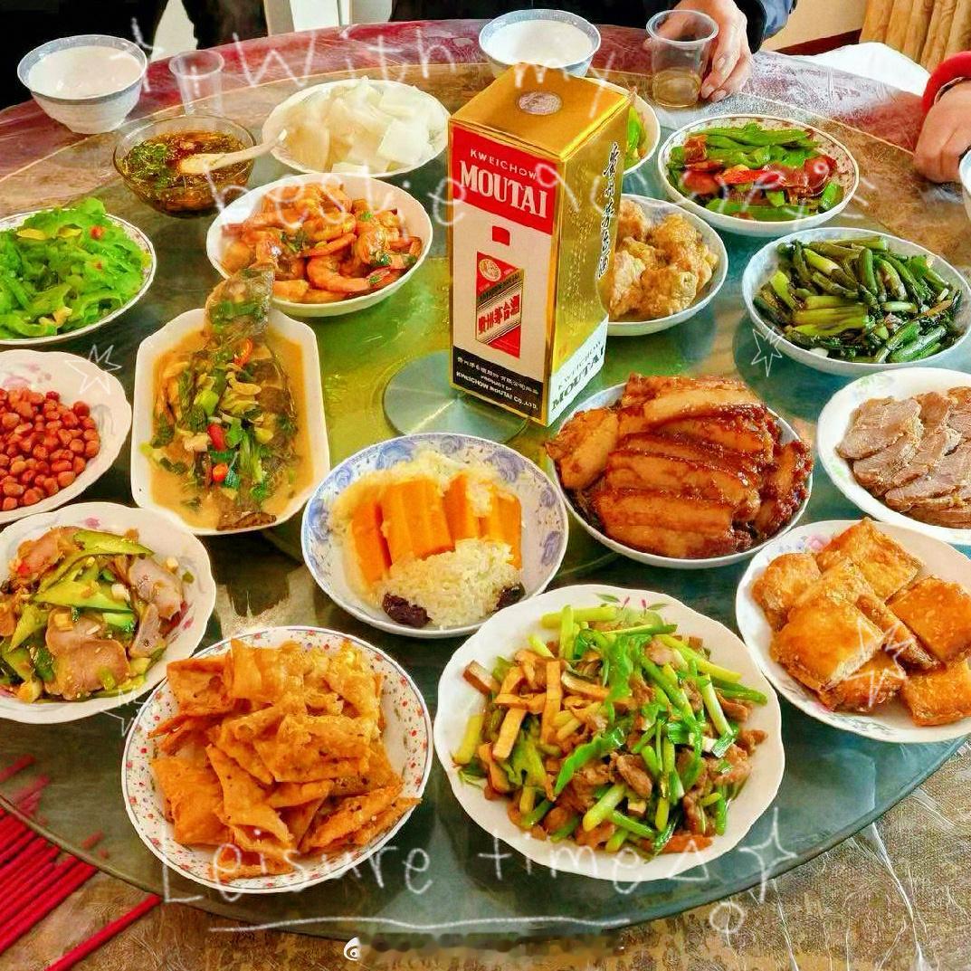 年味最浓的地方，总在餐桌上。🥢🧧开炫年夜饭