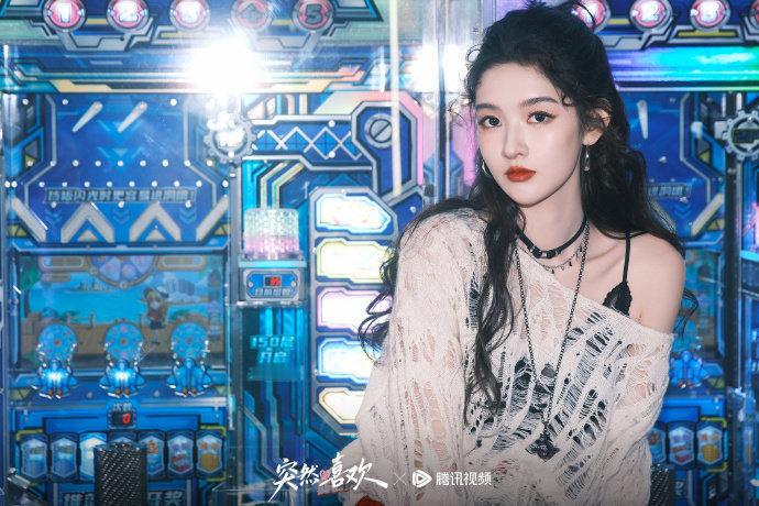 王玉雯单更的日子来千禧年玩一下 王玉雯摇滚吉他手 王玉雯单更的日子来千禧年玩一下