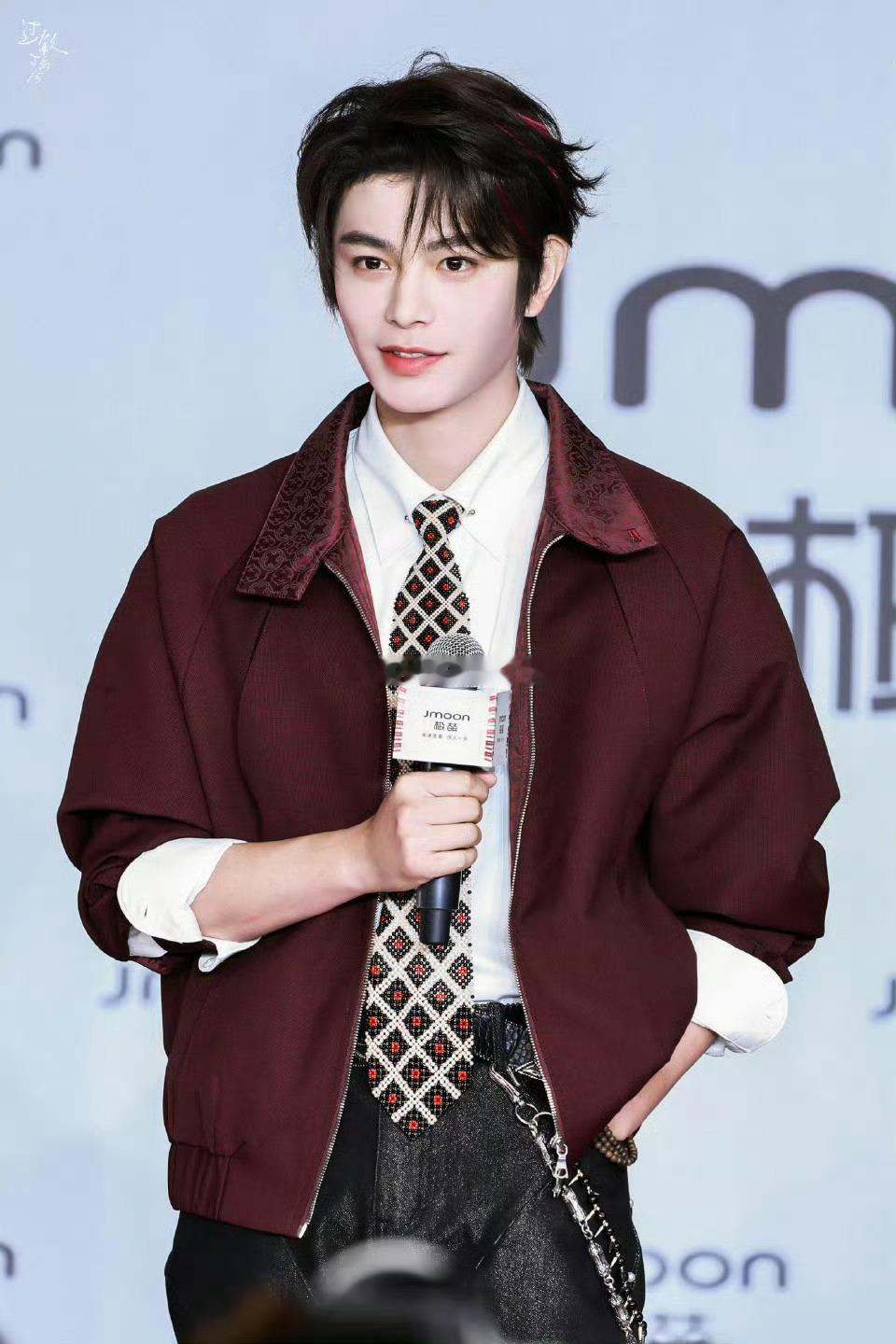 丁禹兮今天直播状态，谁被帅到 ​​​