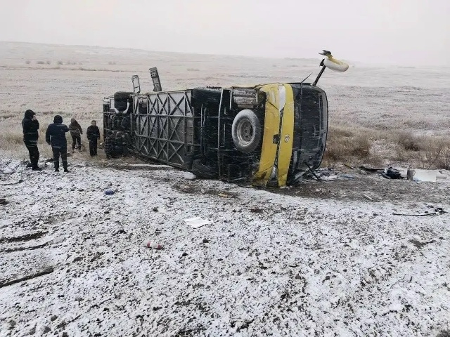 #俄远东车祸致中国公民2死10伤#【#俄远东车祸致中国公民死伤详情#：事发时大巴