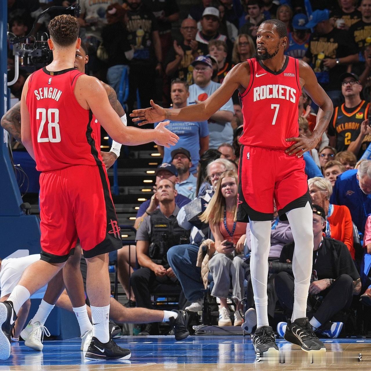 『就在今天！NBA 传来多则火箭队最新消息』

1、惨遭鹈鹕 25 分逆转的火箭