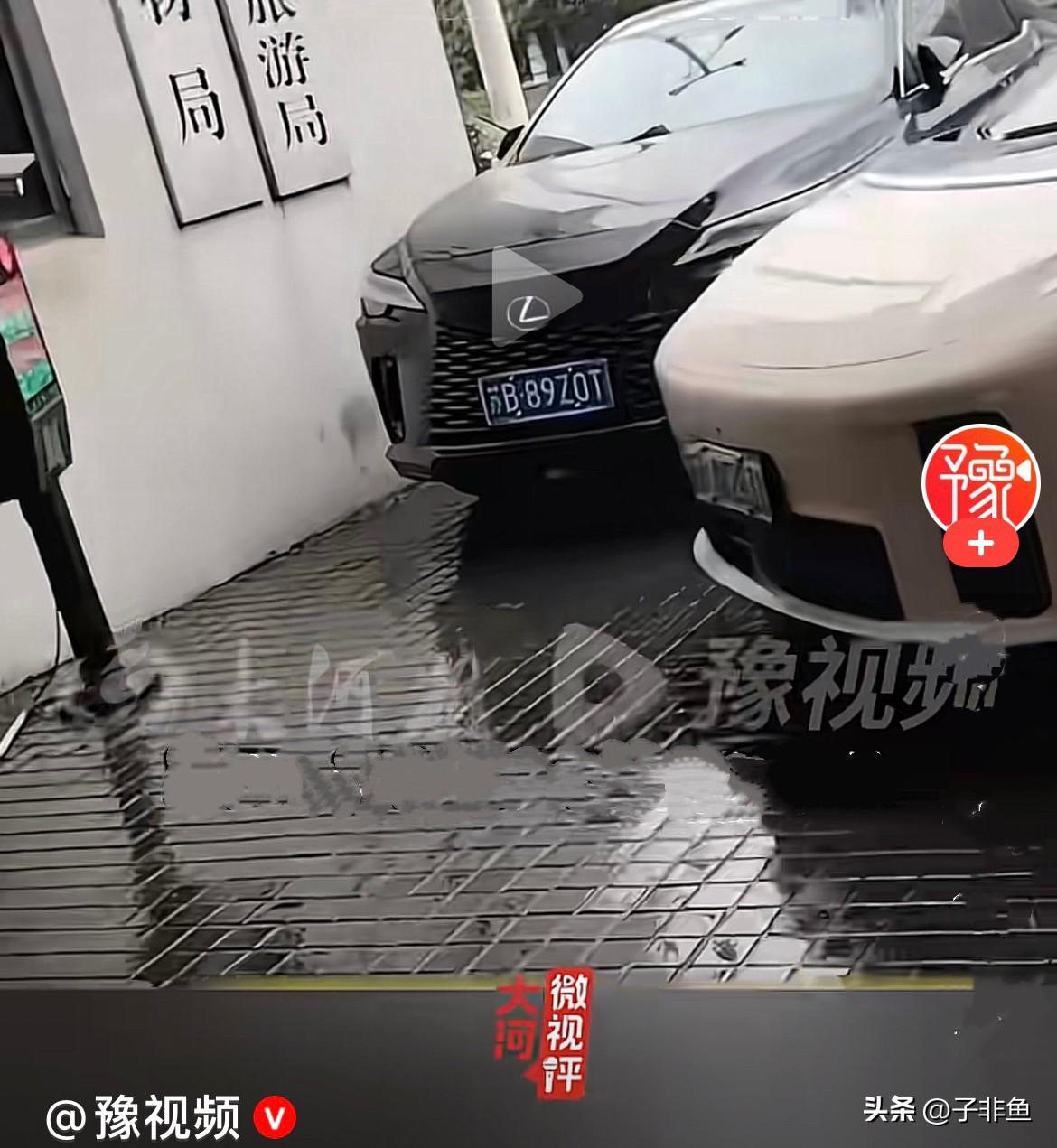 近日，江苏江阴早上上班时间突降大暴雨，一位普通上班族骑着电动车赶路，四下没有商铺