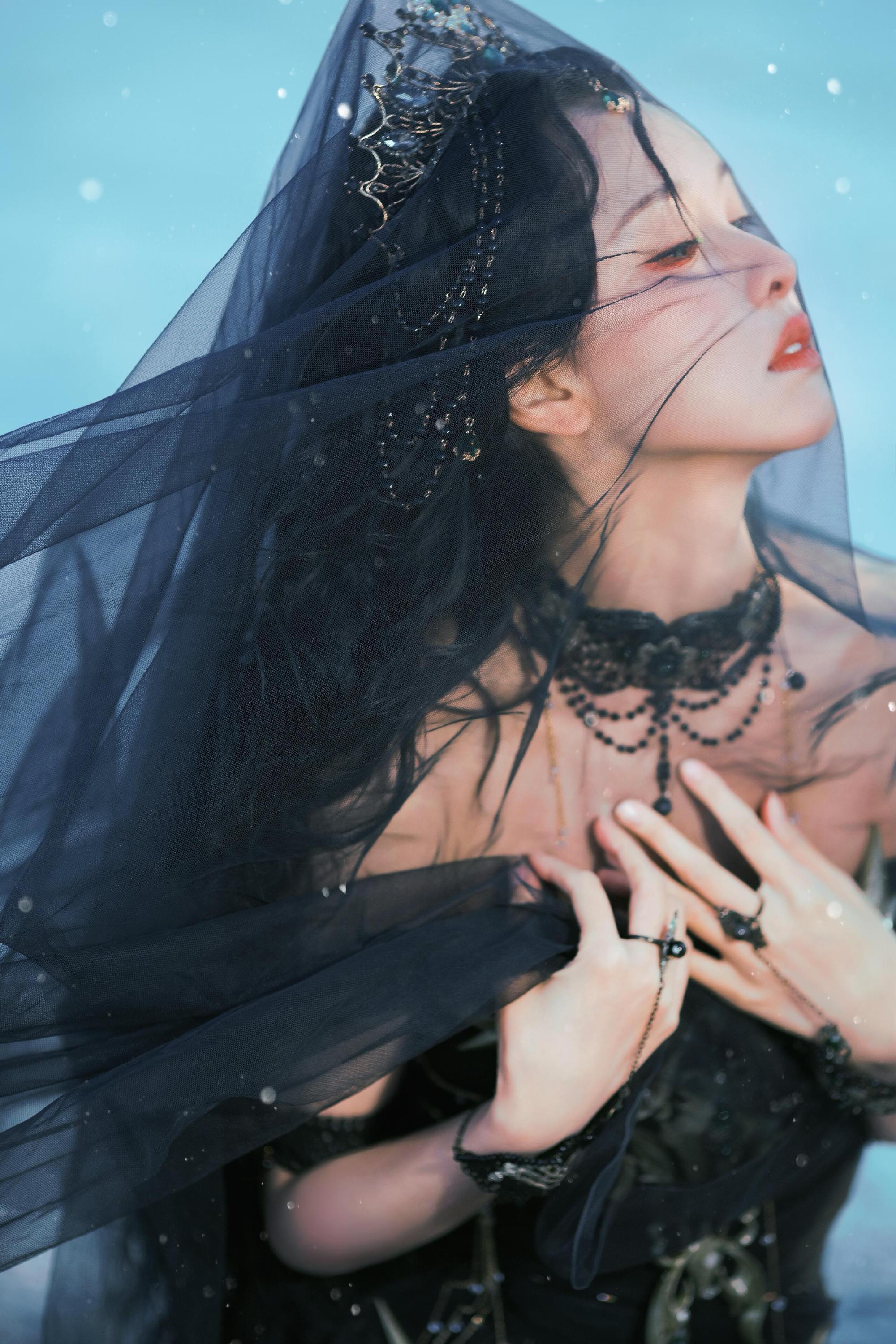 我的妈呀简直女神这两张是真好看 