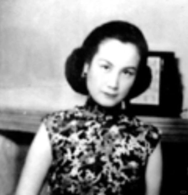 1934年，为李家生下三个孩子的蓝妮，再也不愿意做「生育机器」。毅然与丈夫李定国...