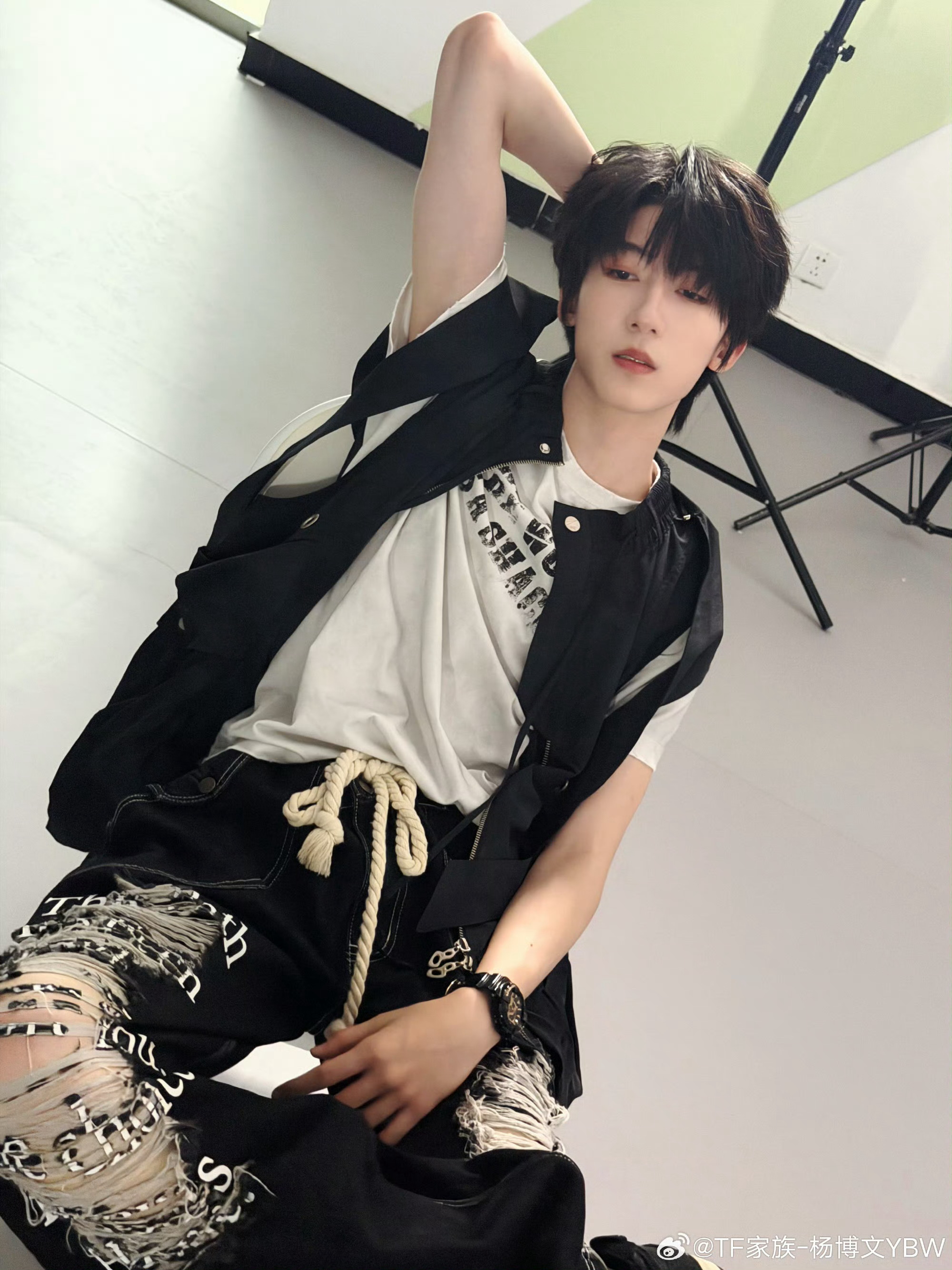杨博文YBW  💓杨博文周扬💕杨博文我们的少年时代2百无聊赖“你眼中的点点星
