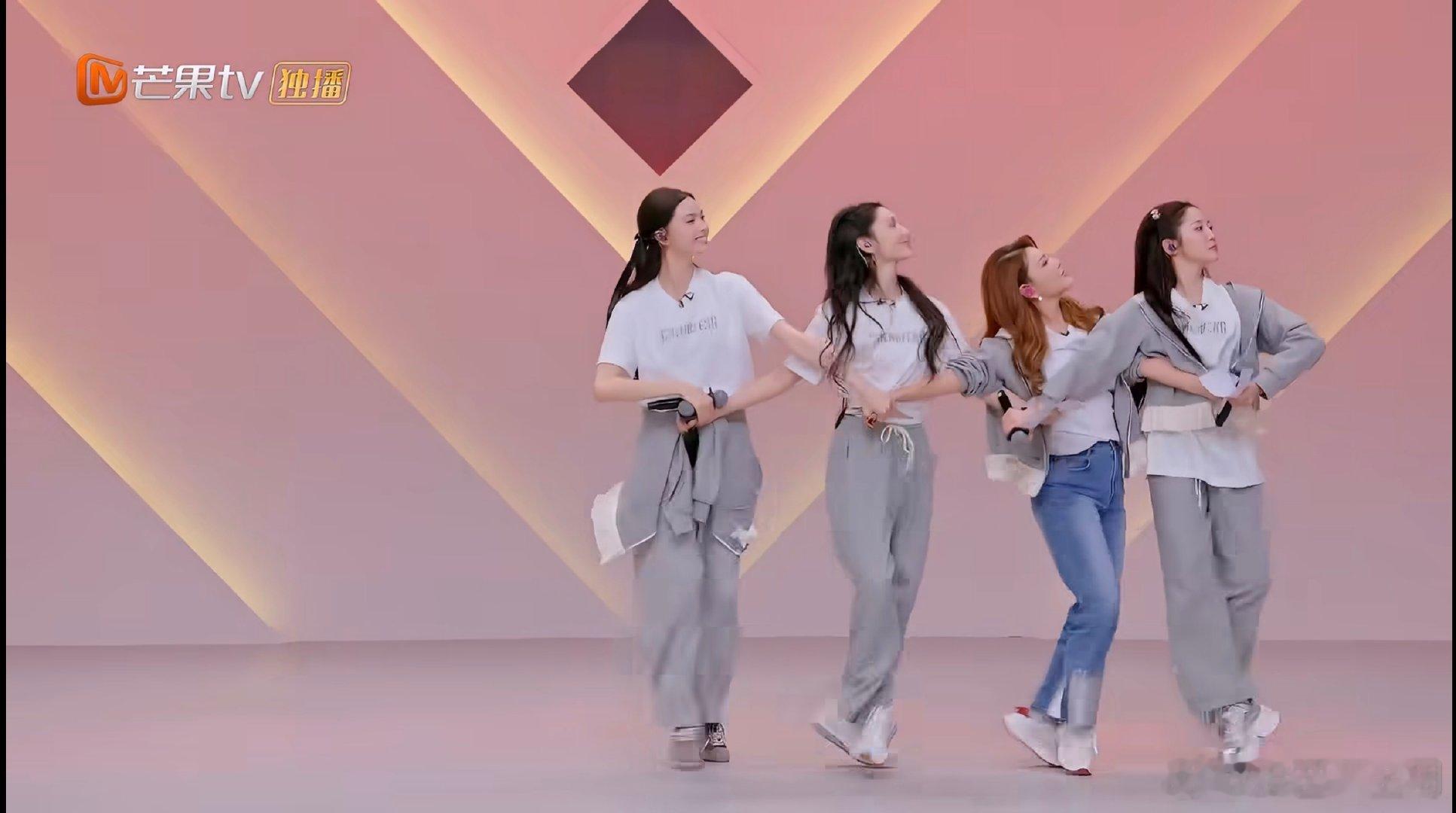 达拉崩吧四小天鹅上一秒严肃贯口，下一秒可爱变身，兔牙团也太有反差感了！达拉崩吧演