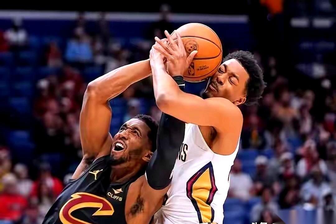 我跟你讲，有时候看球真能看出人生百态。
领先17分，三节打完感觉都可以提前关电视