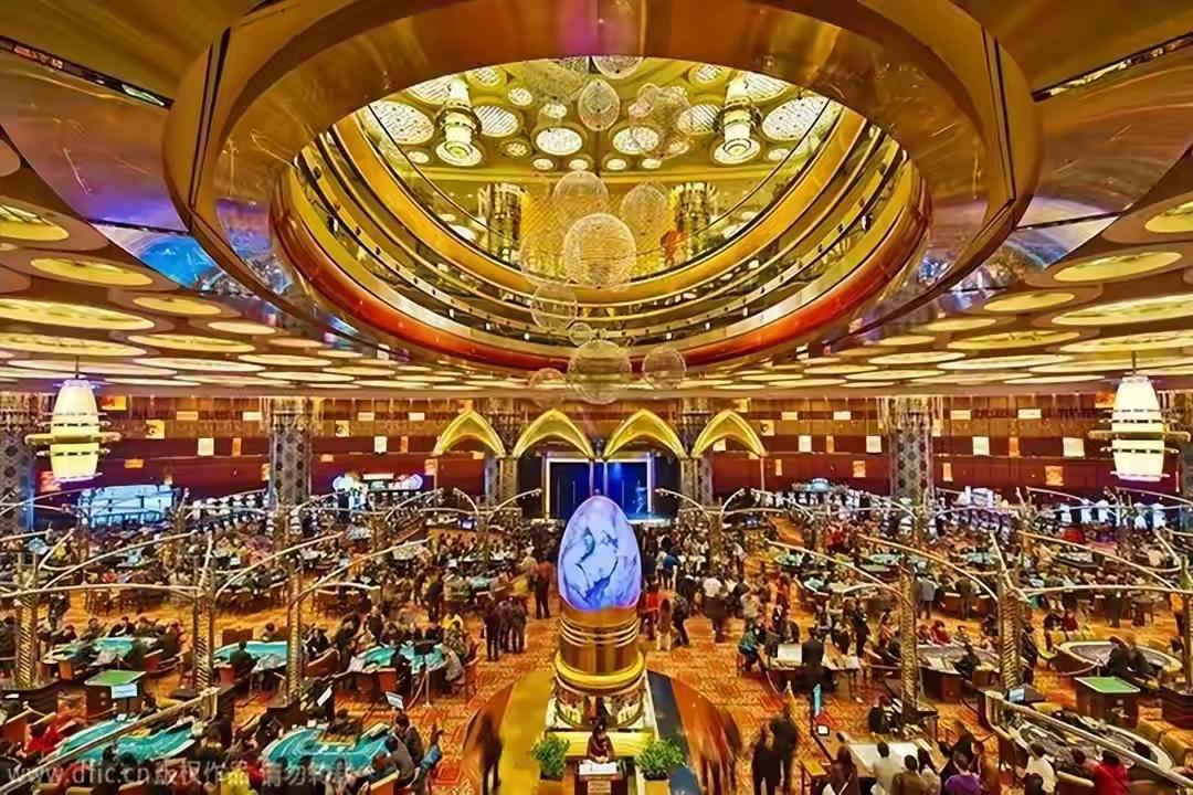 2025年下半年，澳门赌台大面积关停的消息传得沸沸扬扬。一开始大家觉得是游客少，
