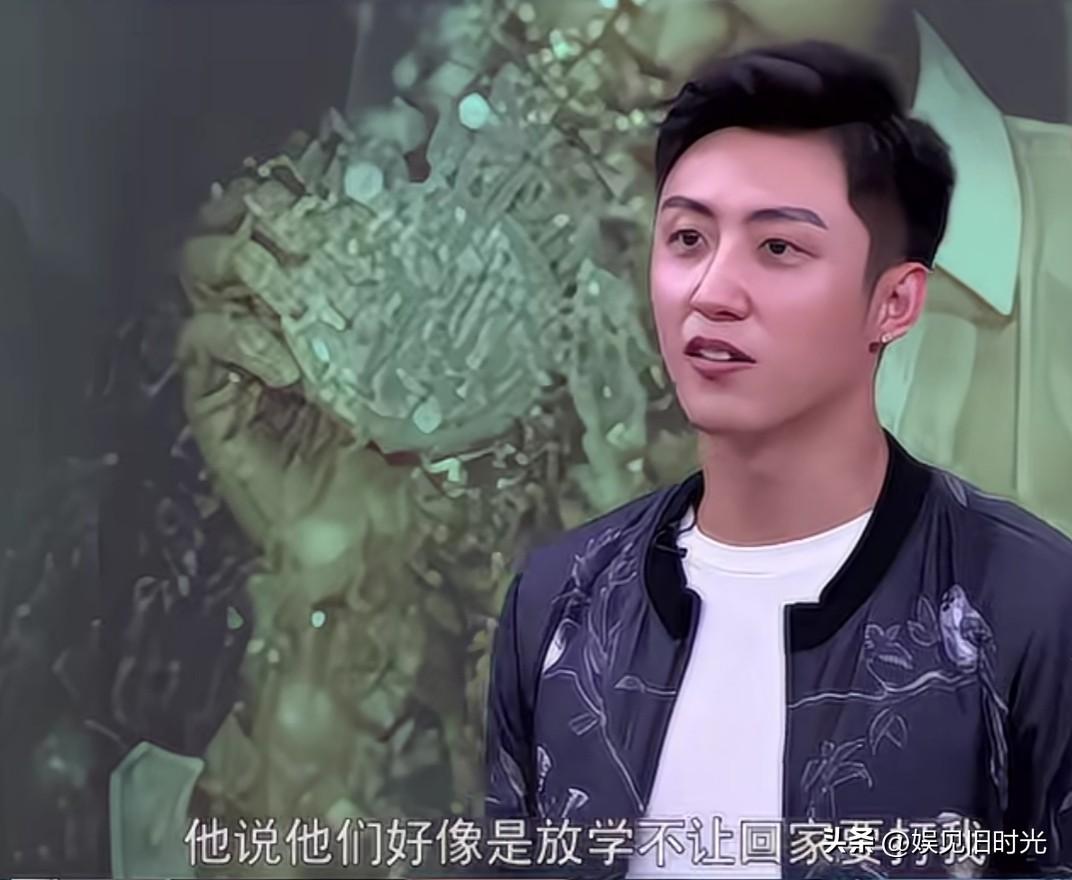 黄景瑜用东北人的幽默证明了一件事，男主光环在现实生活中是没用的。[笑哭]

黄景