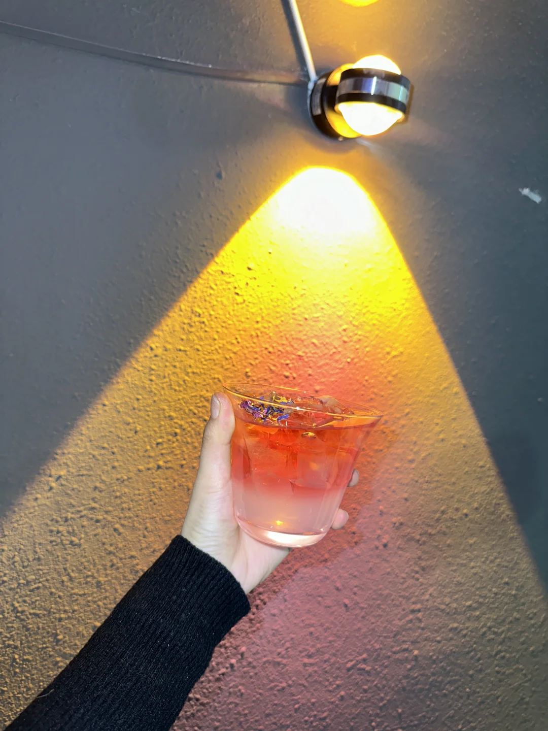 路过这家酒吧高低都得进来喝两口！！