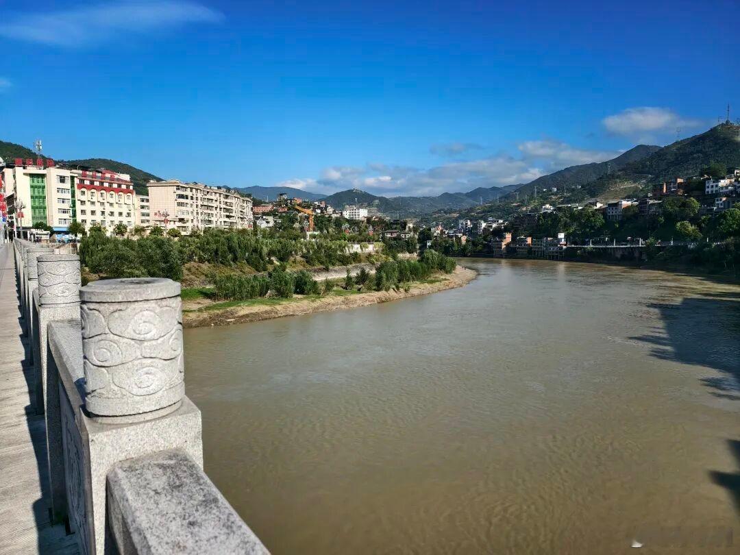 婚礼当天跳河男子已去世父母一定要告诉孩子：分数降了可以再学，朋友远了可以再交，恋