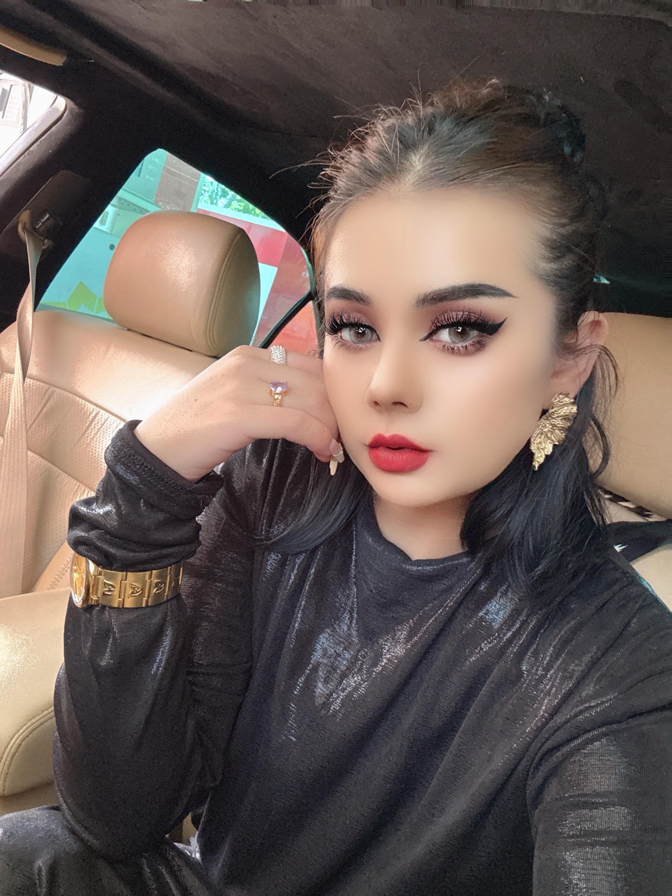بەخىتنىڭ ھىدى مەڭگۈ يىنىمدىن كەتمىس...