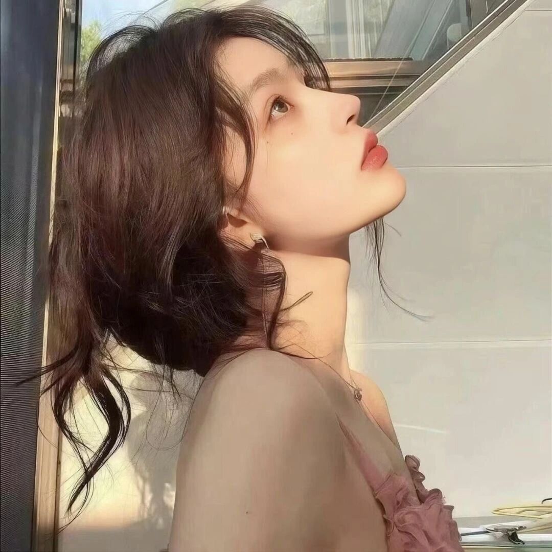WeChat丨清冷感女生头像 ​​​