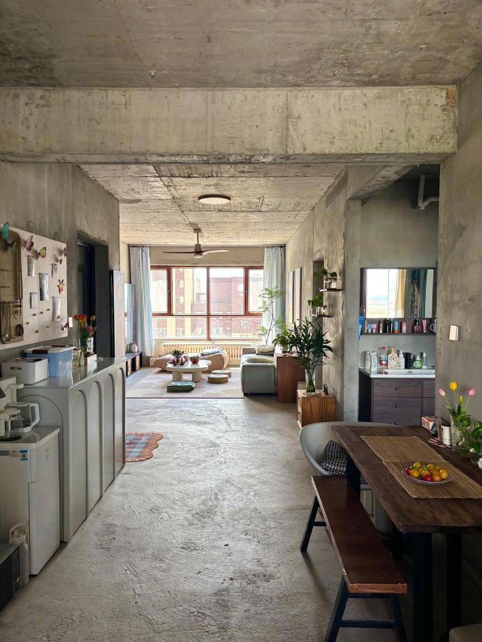 对，这是一个不敢发朋友圈的家🏠  