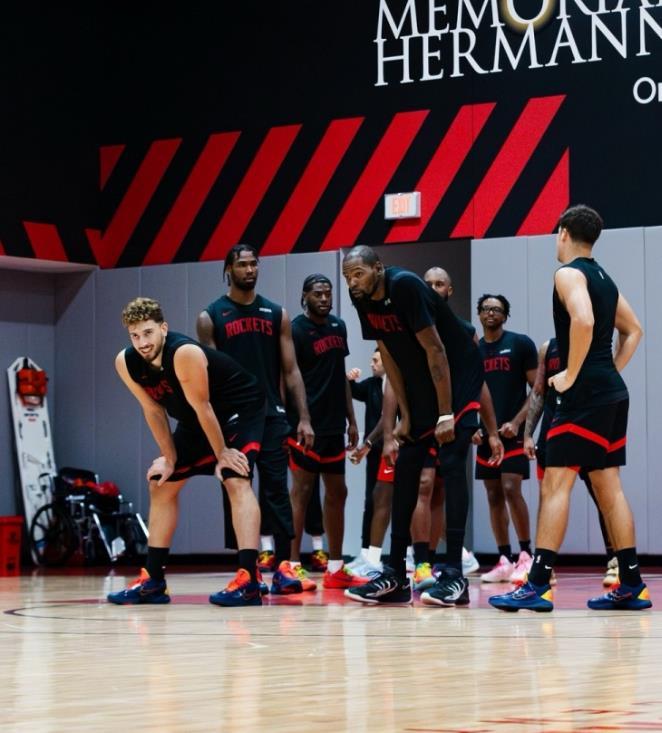 北京时间3月24日，火箭队今天客场不敌公牛队，两连胜遭遇终结。申京这位火箭队全明