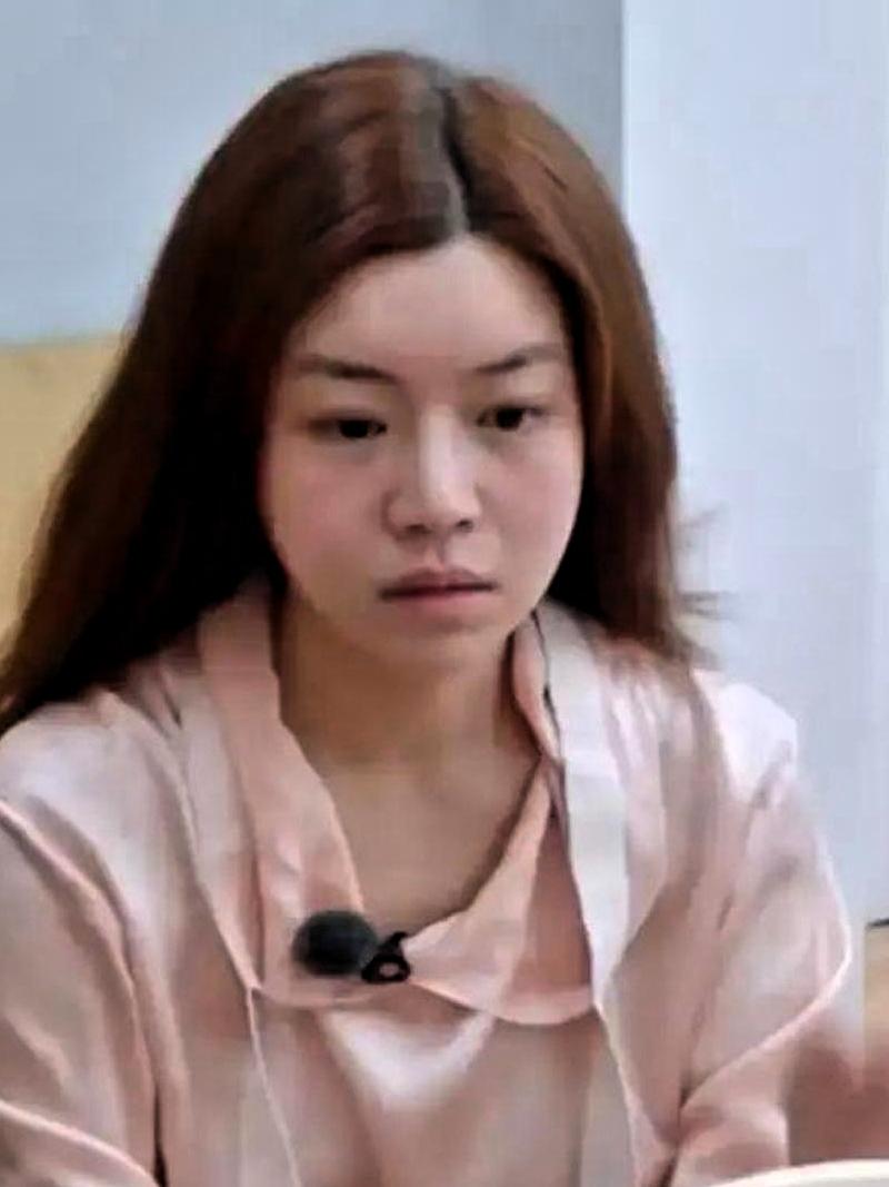 不再硬扮少女，陈妍希的这份真实，戳中无数普通人

谁也没想到，打破明星完美人设的
