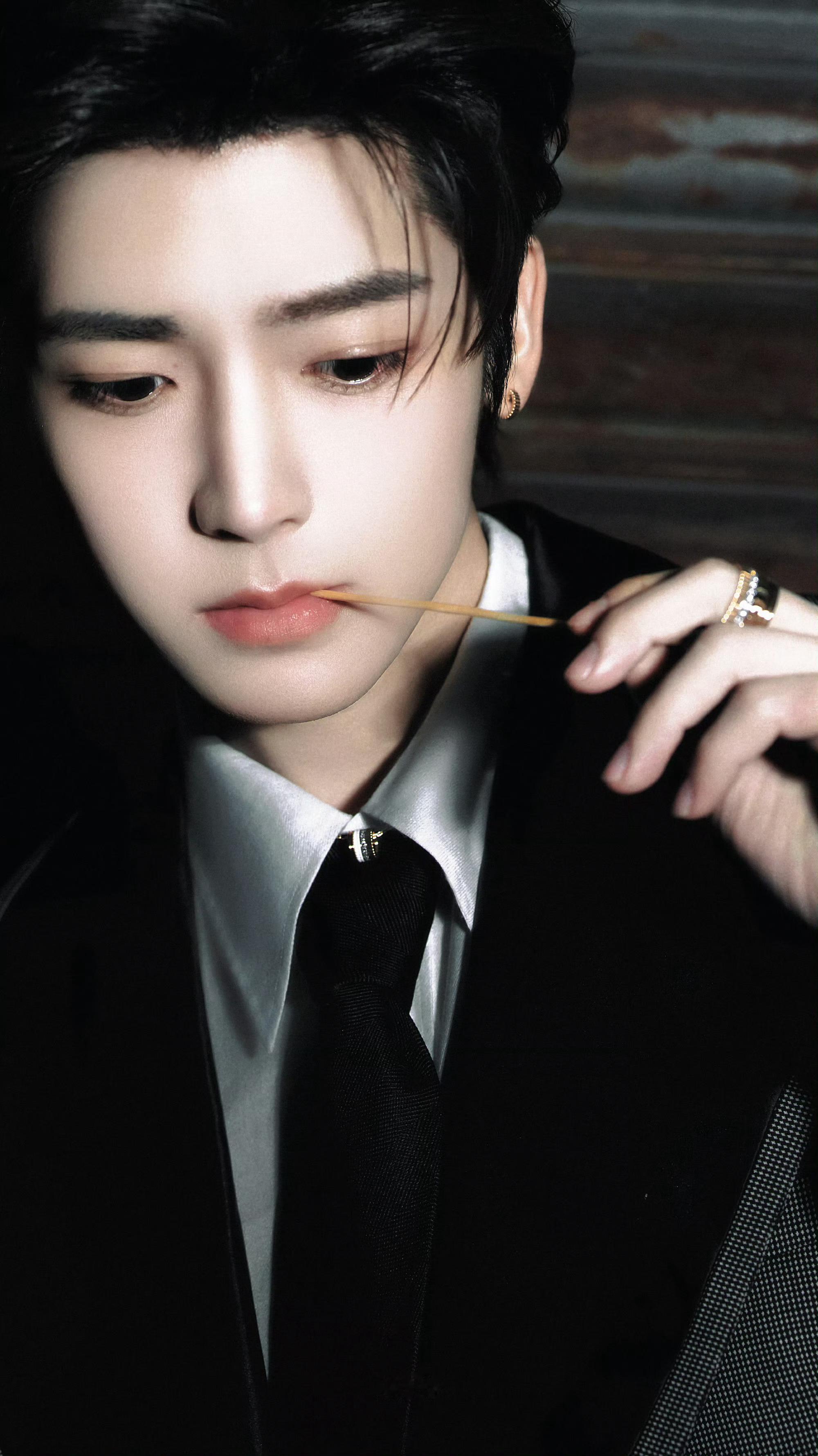 侯明昊容尘子 | 侯明昊念相思 | 侯明昊“单曲循环播放的爱 只为我挚爱的人播放