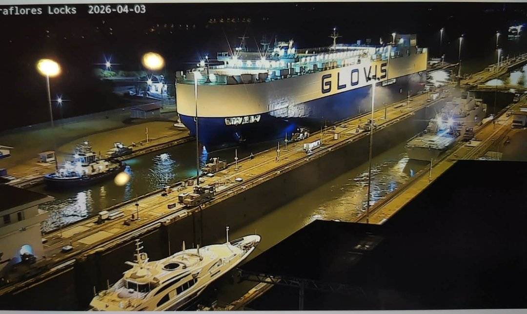 飞扬军事 台匪海軍敦睦艦隊軍艦，康定級和成功級巡防艦「迪化」號(PFG-1206