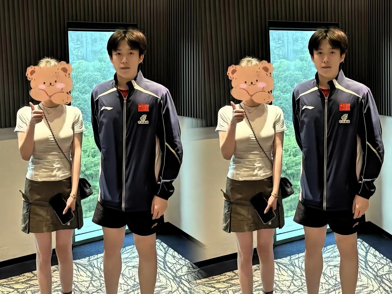 真的实名羡慕这位新加坡球迷了！

能跟楚钦合影，
这是什么神仙运气啊！！！

虽