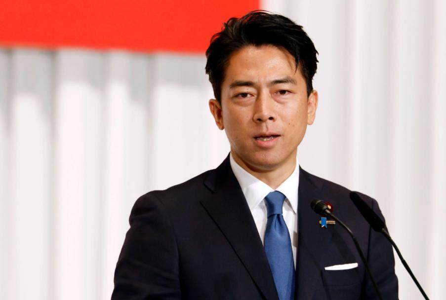 比激进的高市早苗，这 “废话大佬” 才是日本政坛隐患！世袭豪门小泉进次郎满肚子歪