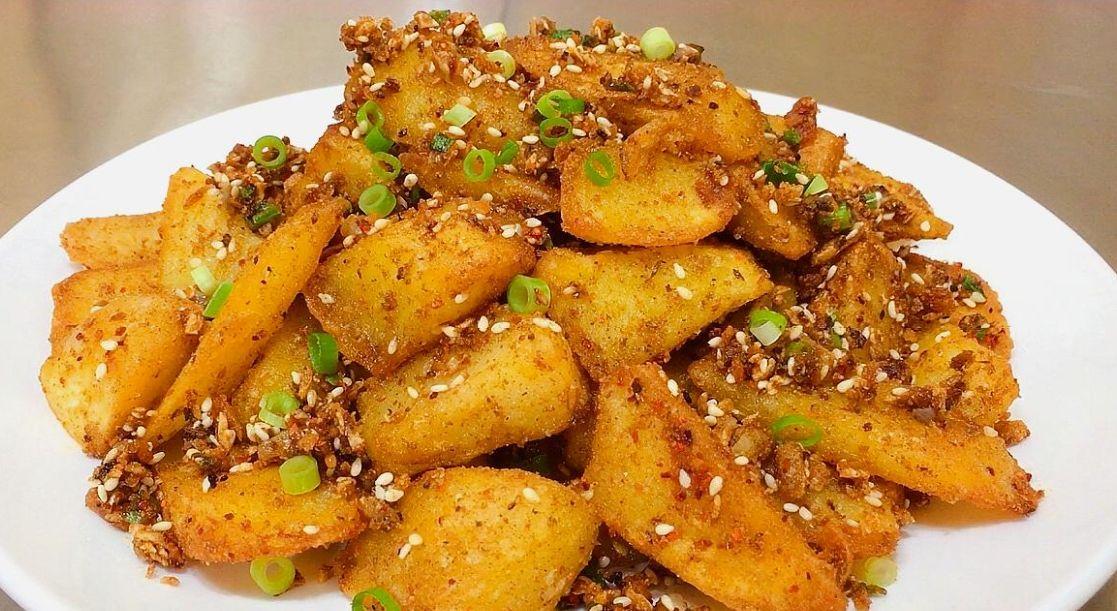 生活中常见食物，害57岁女子插上呼吸机！医生：3物再馋也得忍住

在医院的一角，