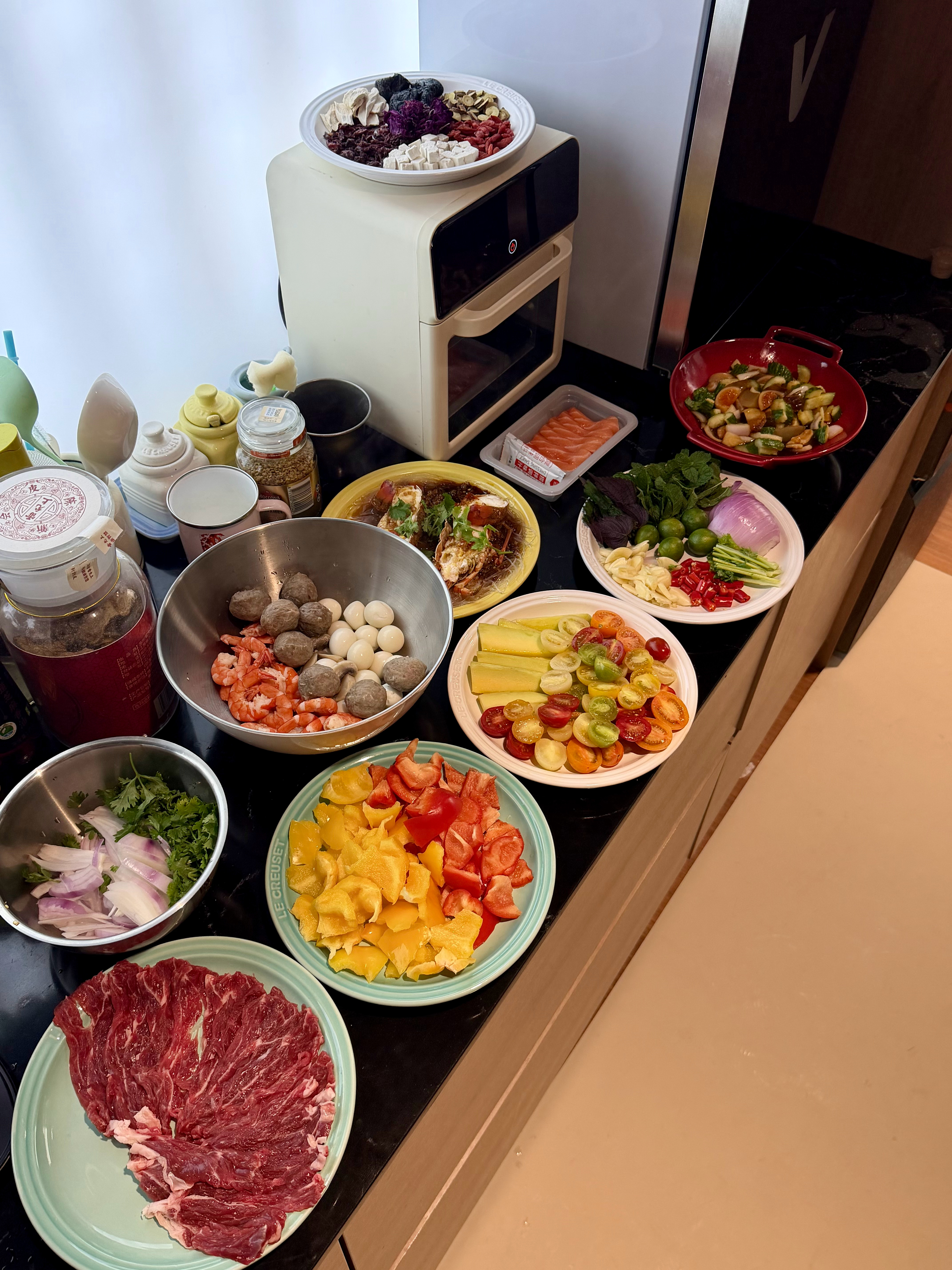 今天吃的泰式凉拌菜🧅🌶️🍋🟩🧄🥩🍣🫑🥭🍅🦐🦞 