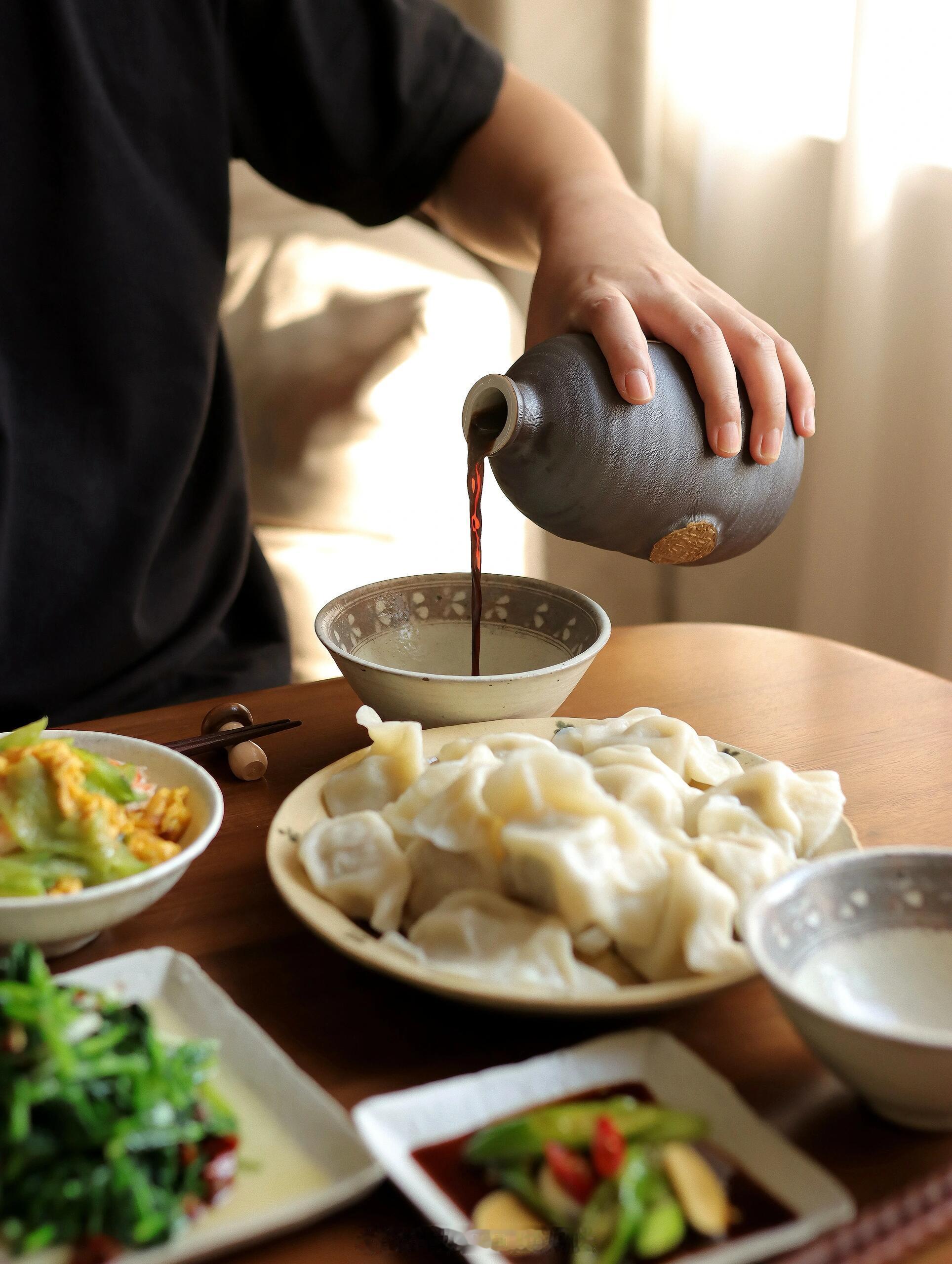 今日冬至吃饺子🥟🥟🥟吃饺子就要搭配醋才美味呀～那么多醋 还是山西老陈醋更带