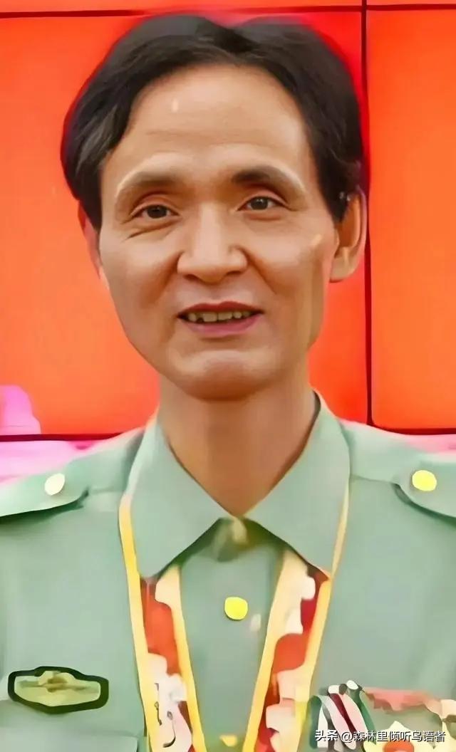 对越自卫反击战一等功臣张长海，潜伏3天3夜，不吃不喝，大小便随身排出。405战斗