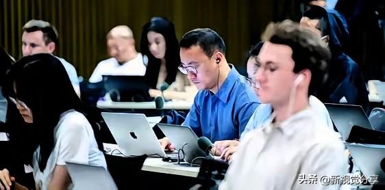 中方回应高市早苗要求对话，台下日本记者听完呆若木鸡！
 
高市早苗在华盛顿的白宫