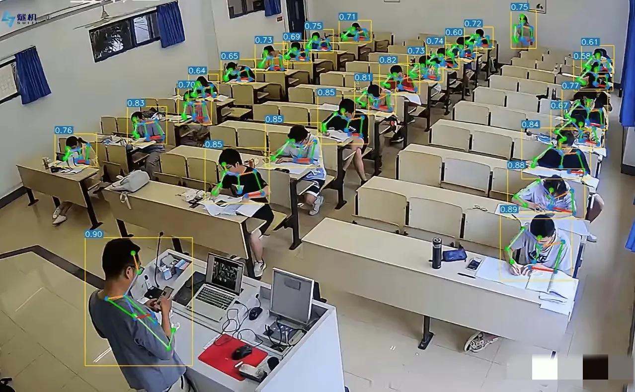 这一次全国学子参加的考试，可以说是科技手段满满，AI监考投入了使用，让考试更趋于