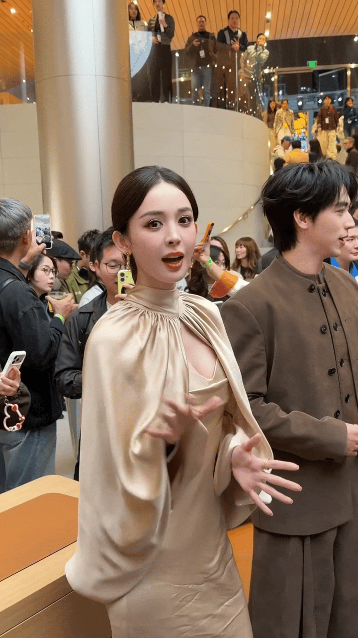 娜扎美的像AI生成的一样！简直太完美了！