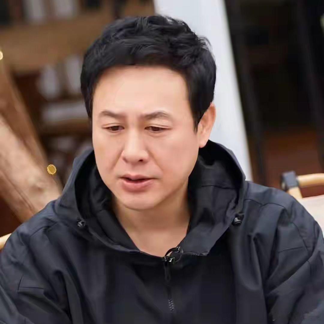 张颂文曾做200多次慈善捐款10元 爱心不分大小，他能一直坚持捐款，而且捐款这么