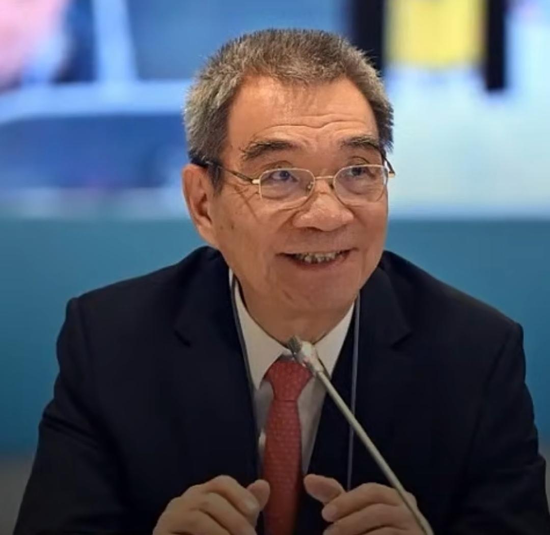 从"迈入高收入国家"到关注分配公平，我们还需要补上哪些课？

最近有两则消息引发