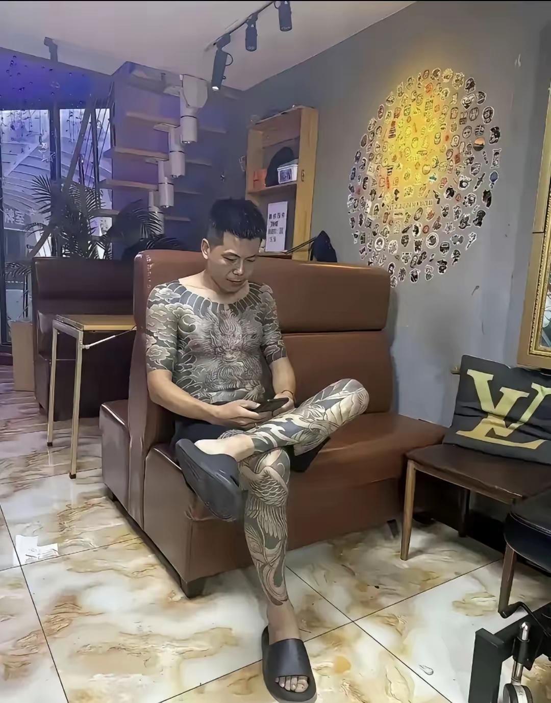 这就是社会大哥吧，
