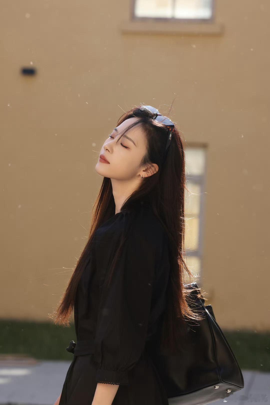 不懂就问 小洋洋 你在拍大片吗这也太美了 绝美侧脸