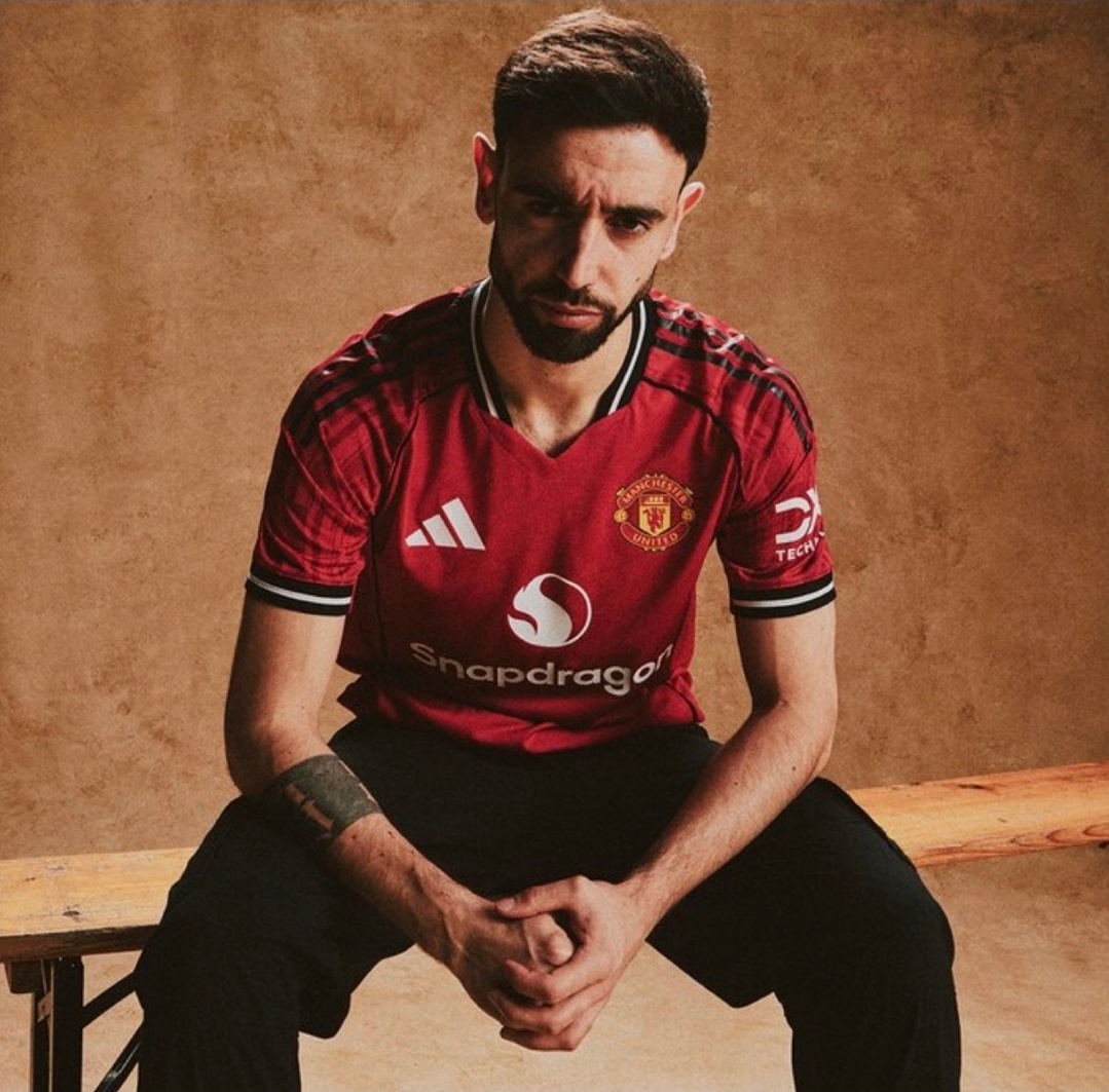 记者：最近放出的B费发言是几周前的采访，当时他在葡萄牙队今天媒体上出现了曼联中场