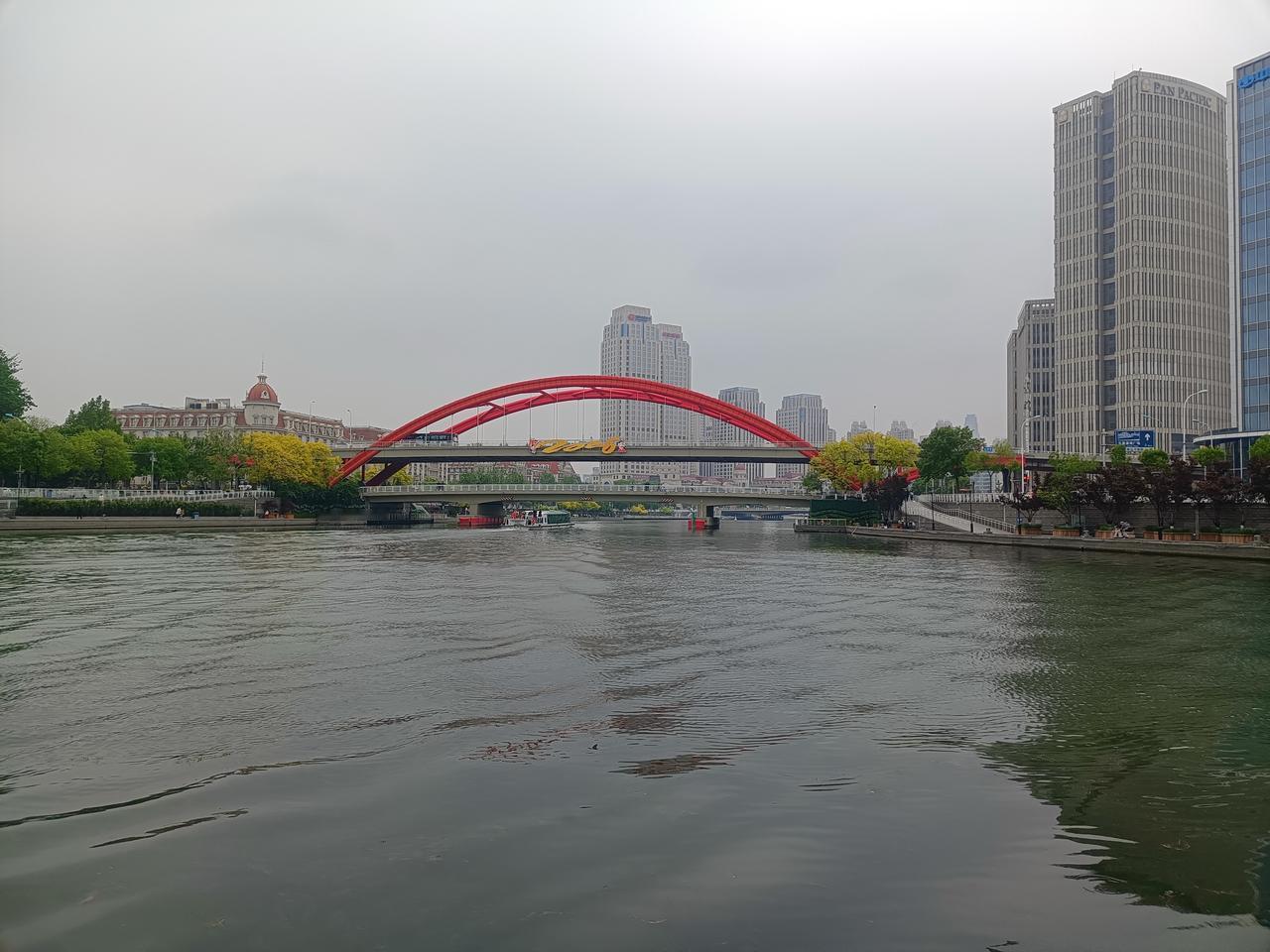 成年人最大的底气，从来都是手里的存款。年少时认真攒钱，日积月累，就是对抗风雨的底