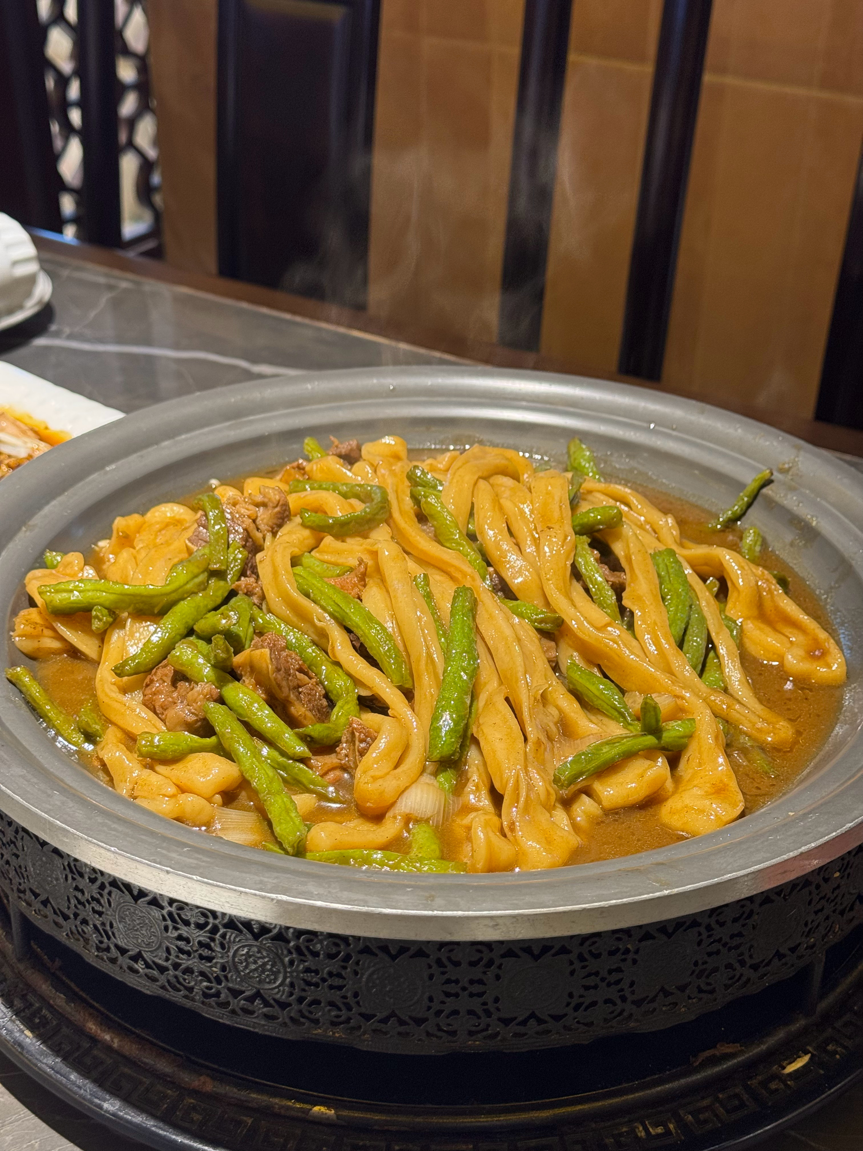 在家里吃完午饭睡了个午觉缓缓出了门，就这样一个人上了路。打算从北京到山西平遥，因