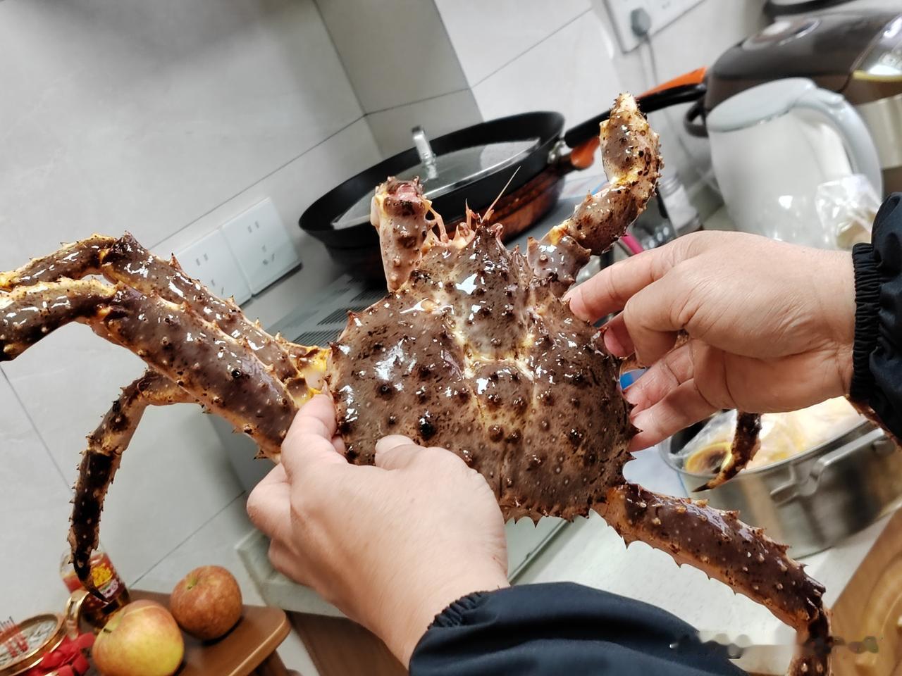 我从不让孩子在学校吃叶菜，自己在外吃饭也避开。道理很简单：餐馆和学校食堂的蔬菜，