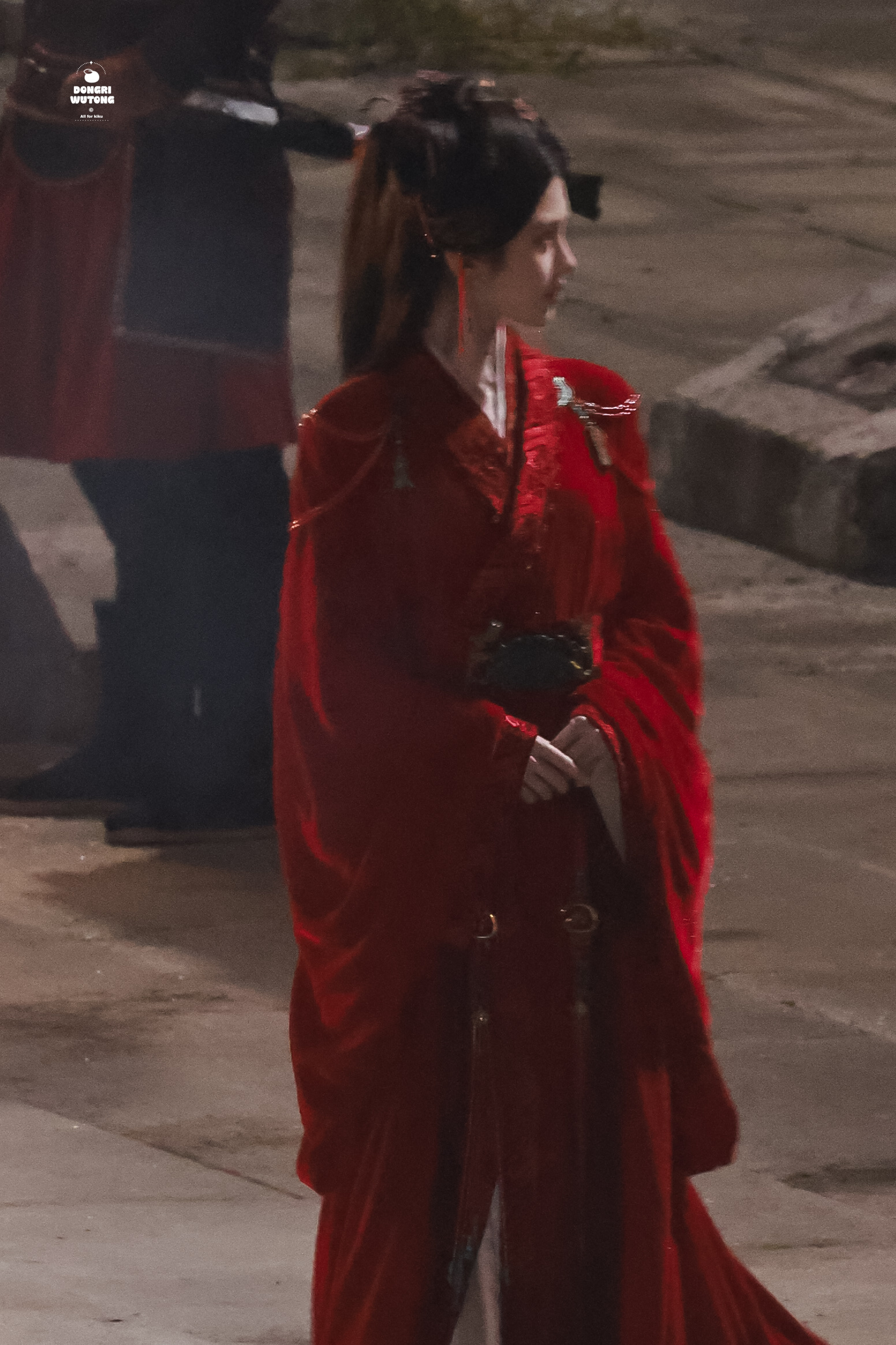 鞠婧祎苏绿夏鞠婧祎万花世界 一袭红衣 ​​​