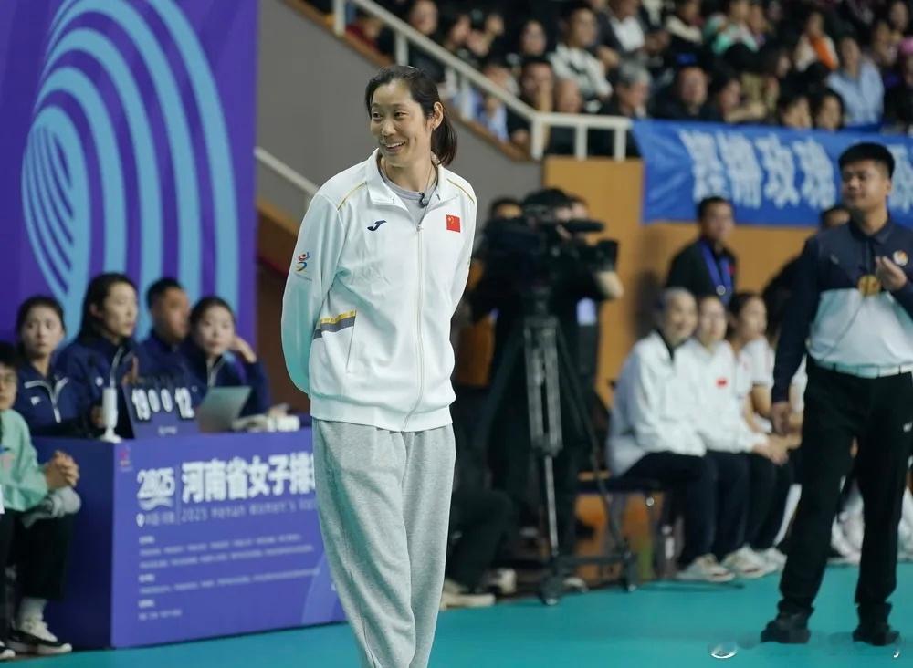 这才是体育教导的价值观体坛联动共助豫排，河南体育局在赛事总结中专门提到了郎婷等体