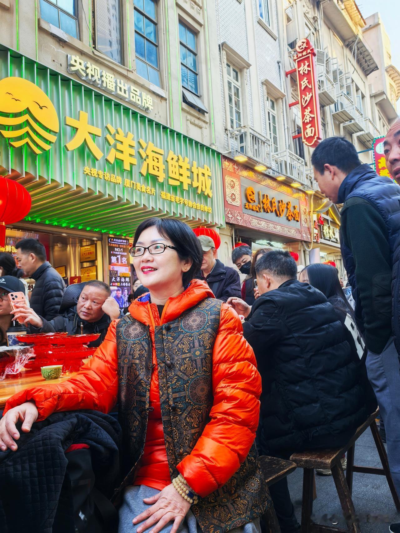 无需远走他乡
厦门也有年味
来厦门
来中山路
来这条最厦门的百年老街
中山路的年