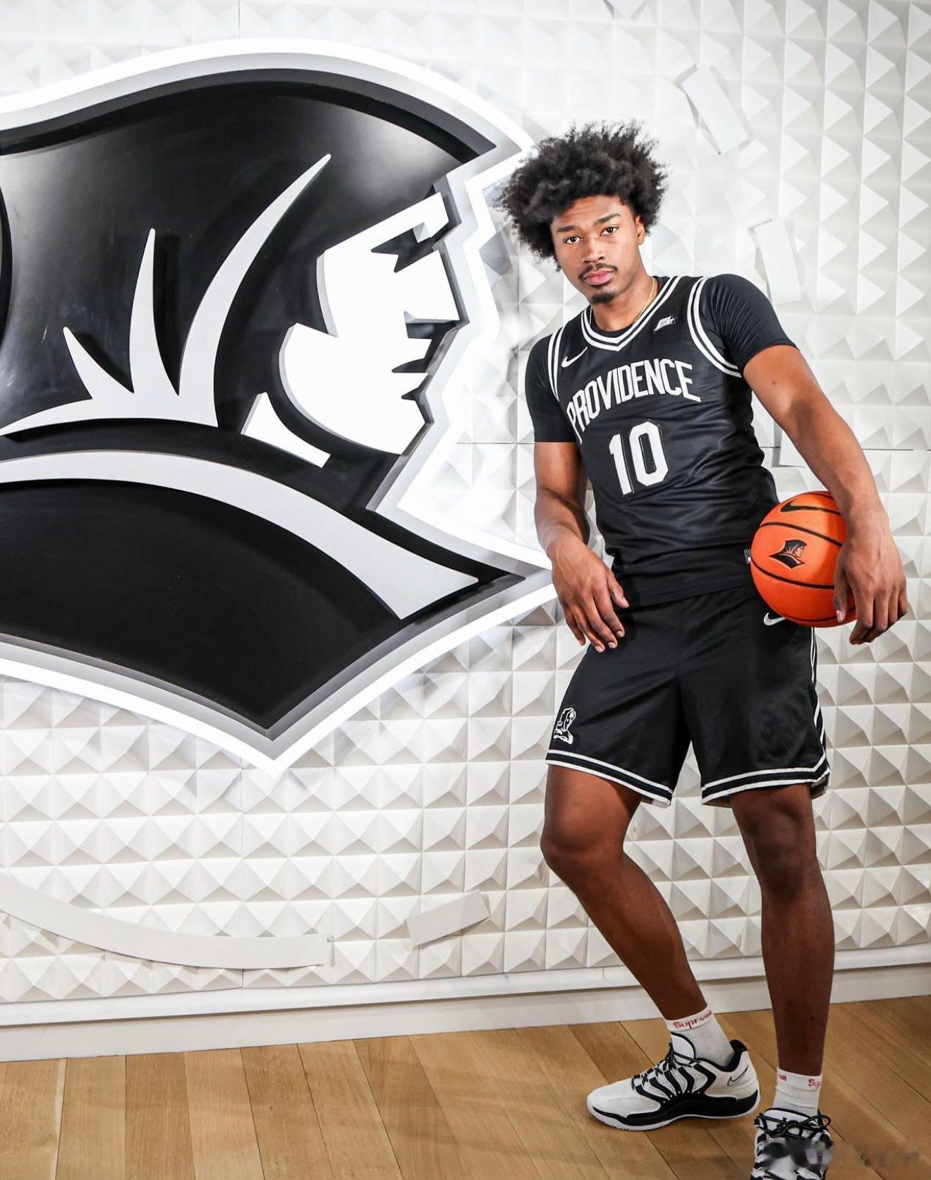 ncaa转学市场 择校Jacob Bannarbie（UNLV） ➡️ 普罗维登