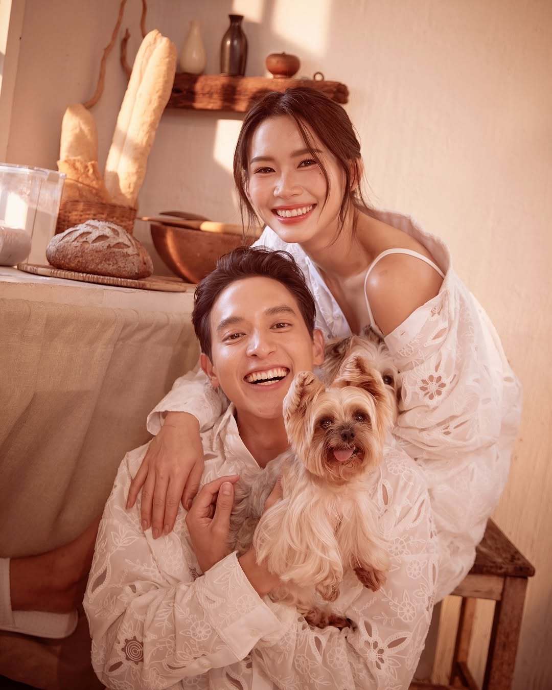 吉拉宇今天过后就变成有妇之夫了，恭喜[鲜花]相比泰国其他明星结婚要预告一两年还没