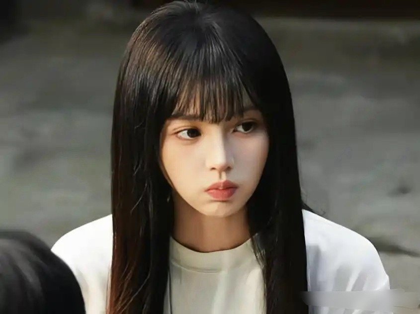田曦薇新剧《天才女友》定档，跳出熟悉的角色舒适圈，担任女主塑造高智商天才人设，这